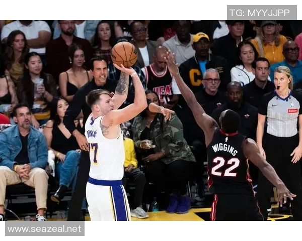 湖人对决热火精彩赛事回顾与球员表现分析